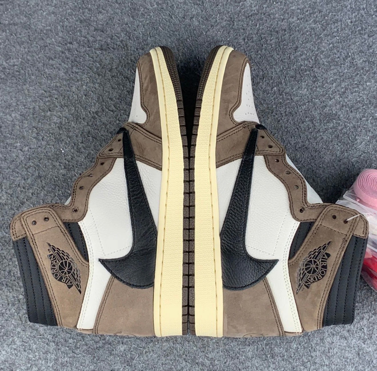 Travis Scott x Air Jordan 1 Retro High OG 'Mocha'