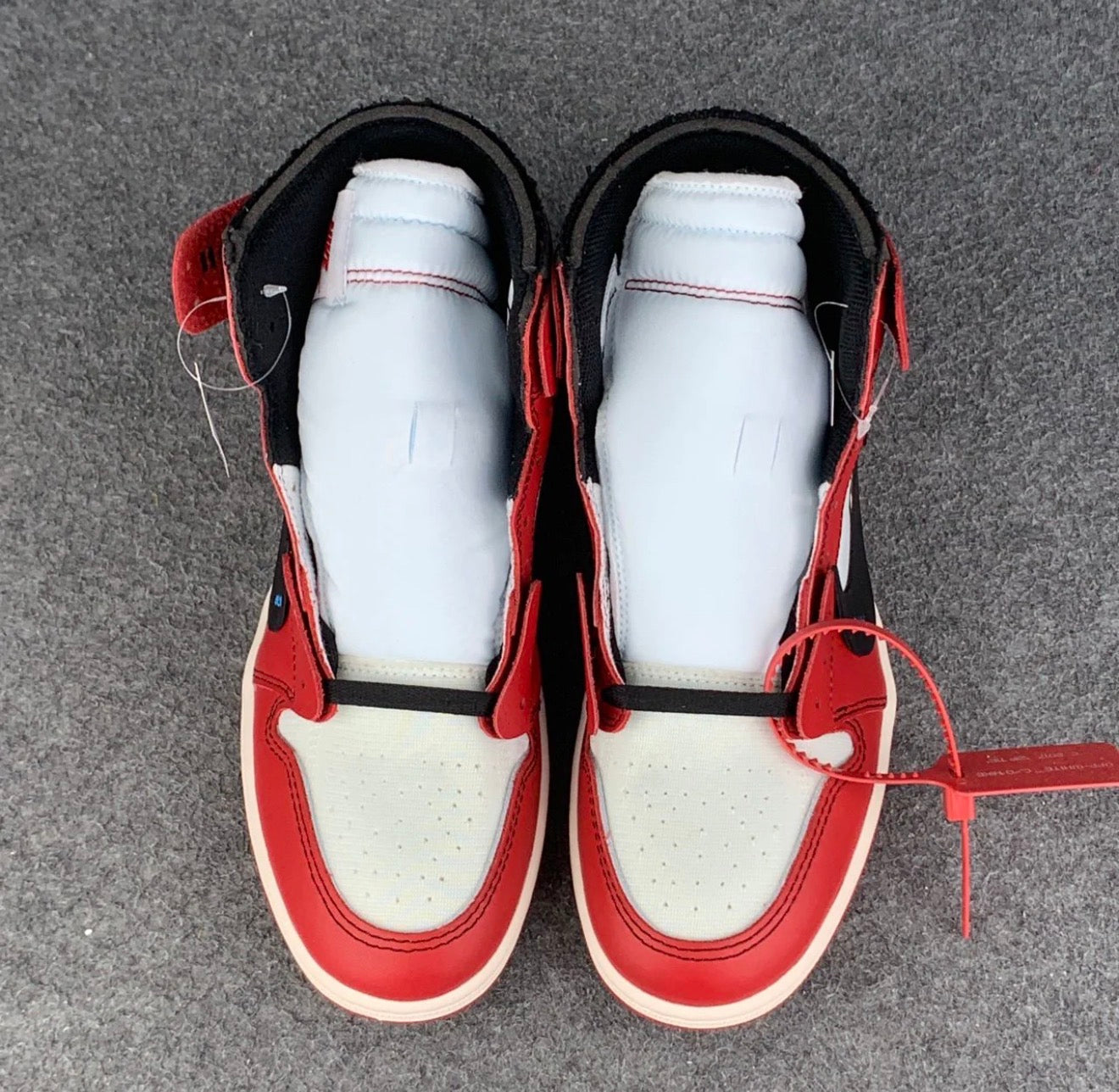 Off-White x Air Jordan 1 Retro High OG
'Chicago'