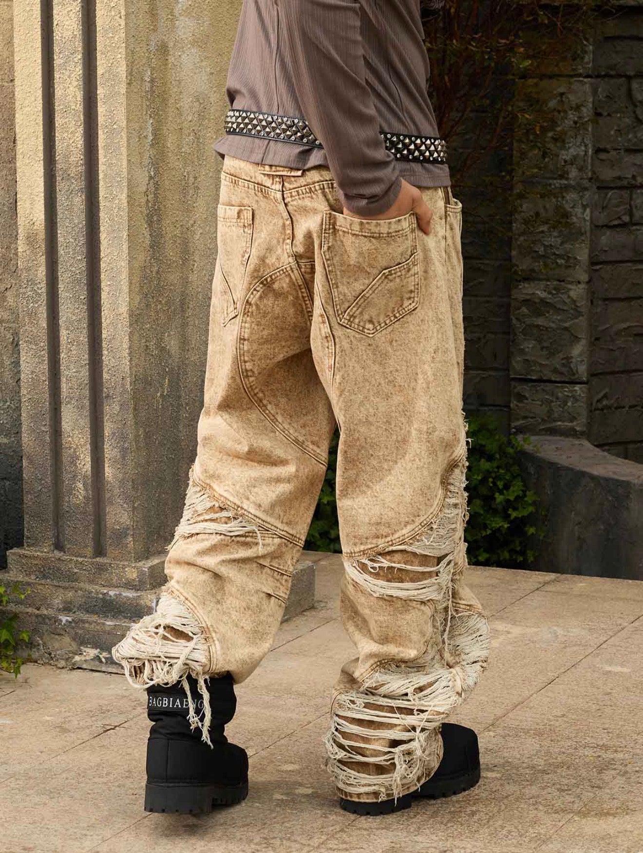 DISTRESSED RAW-EDGE PANEL SCULPTED WIDE-LEG JEANS