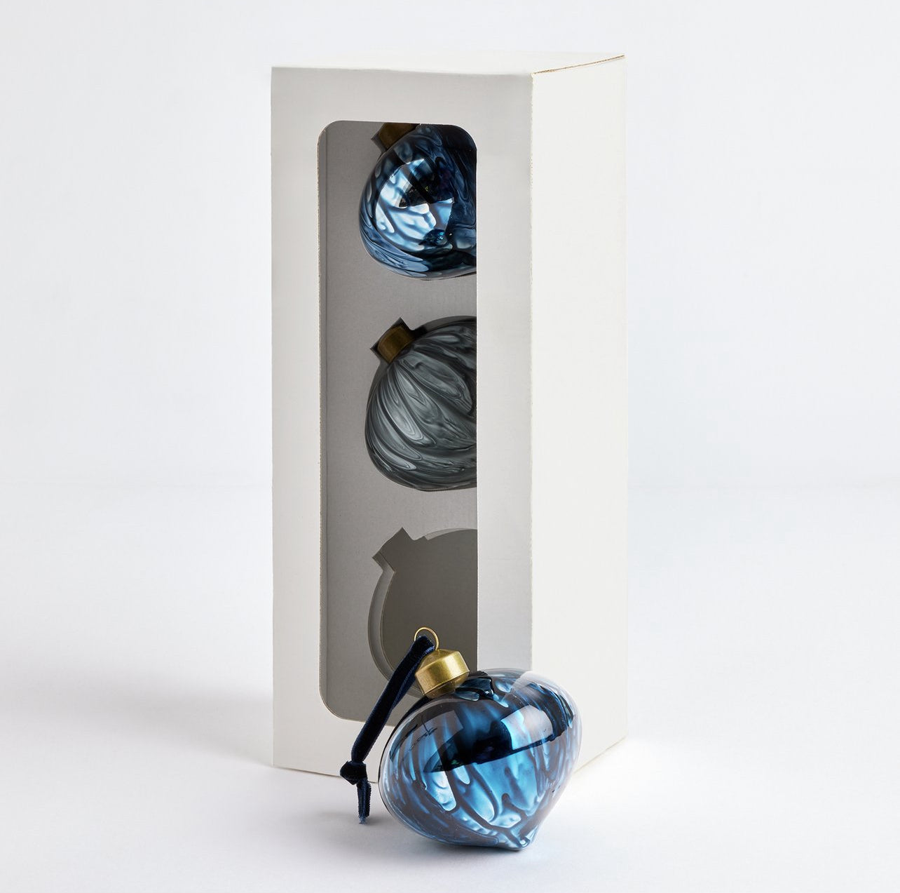 Pack of 3 Glass Christmas Baubles -
Navy Blue