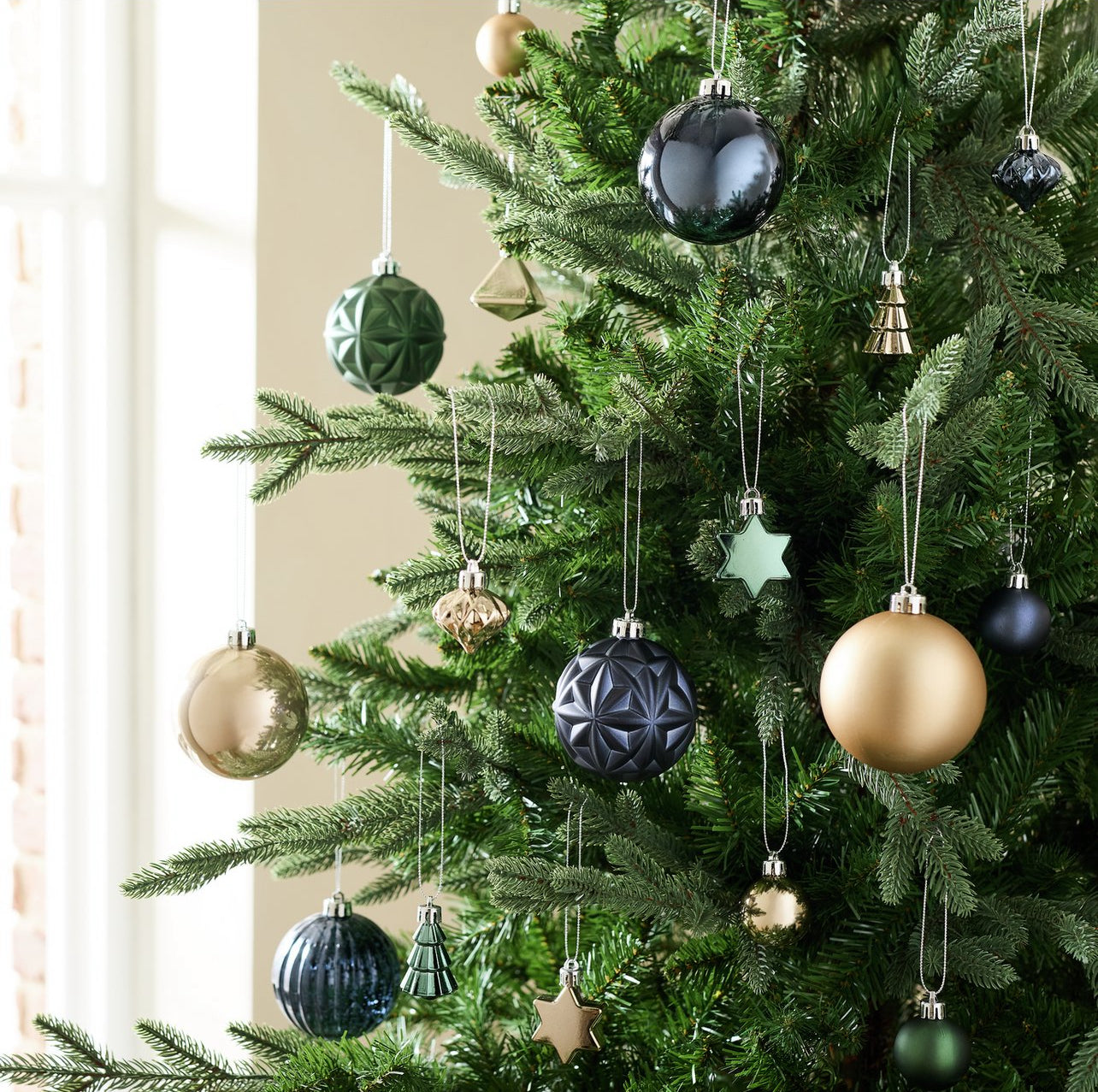 Pack of 49 Assorted Christmas Hanging Ornament