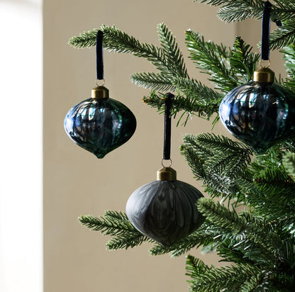 Pack of 3 Glass Christmas Baubles -
Navy Blue