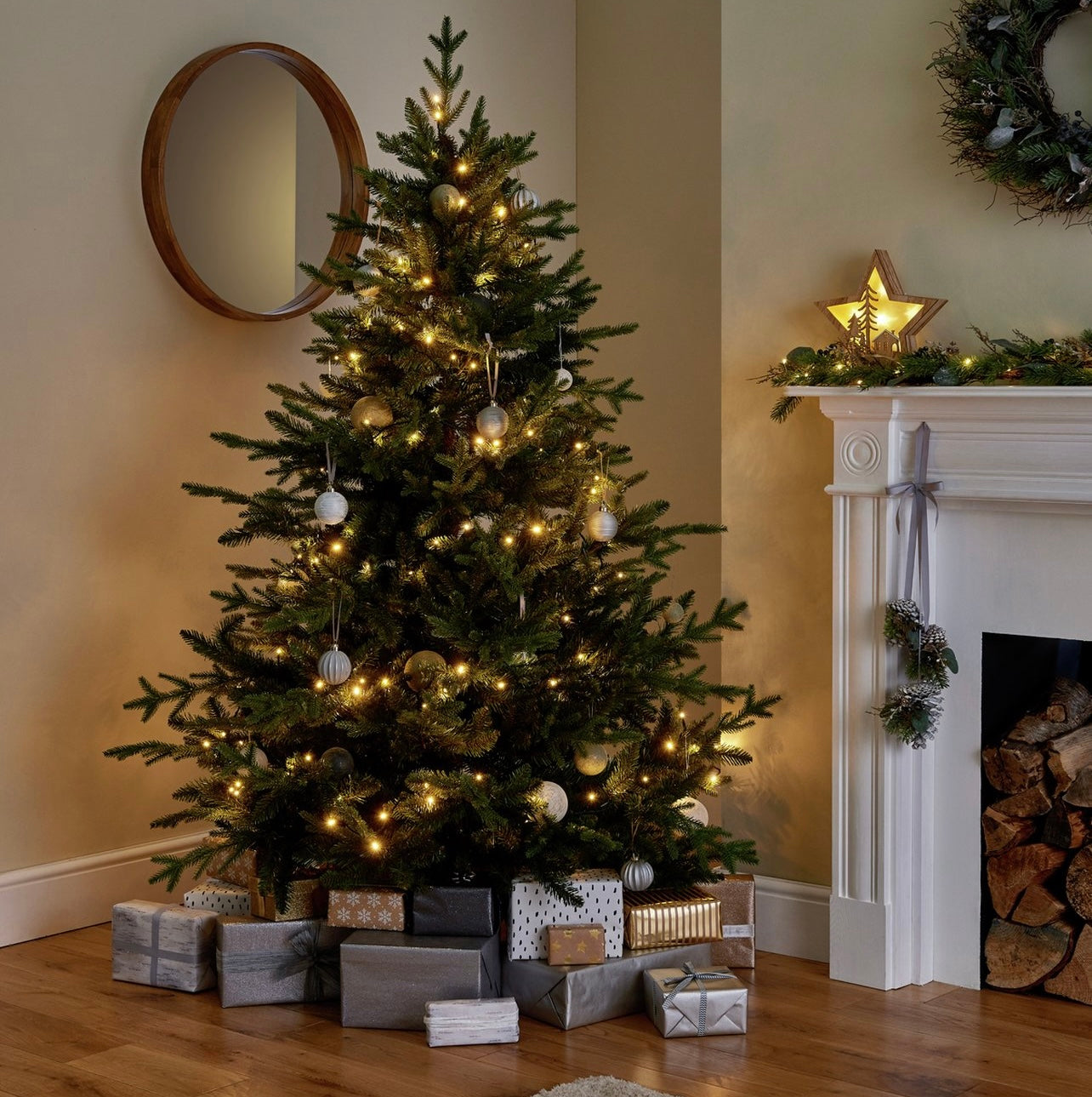 6ft Mixed Tip Upswept Christmas Tree
