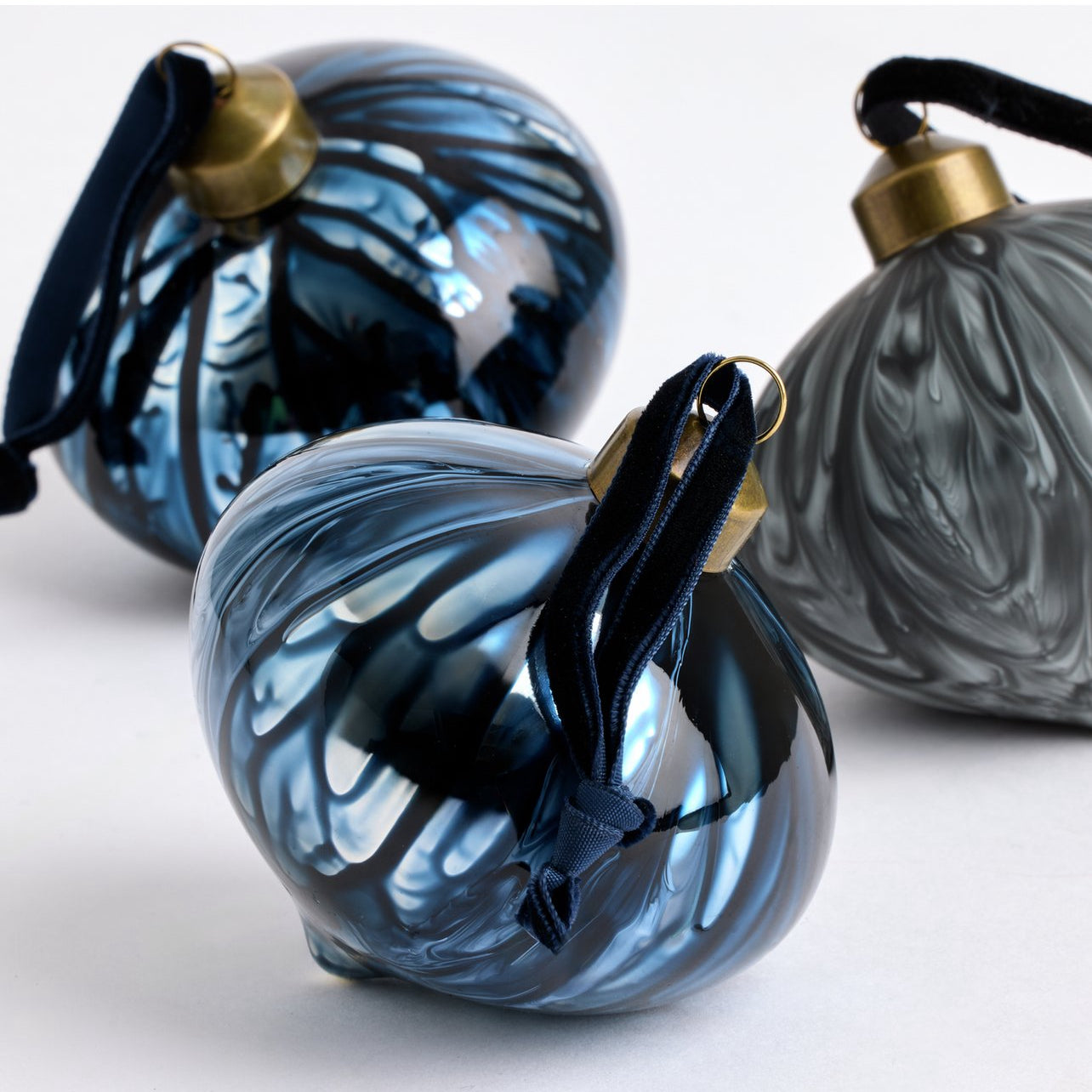 Pack of 3 Glass Christmas Baubles -
Navy Blue