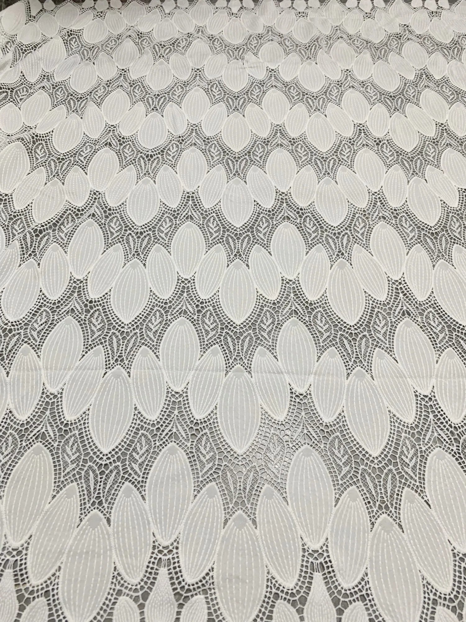 Latest African Handcut Velvet Lace Fabric High Quality Party Dress Asoebi 2025 Luxury Embroidery Nigerian Lace Fabric