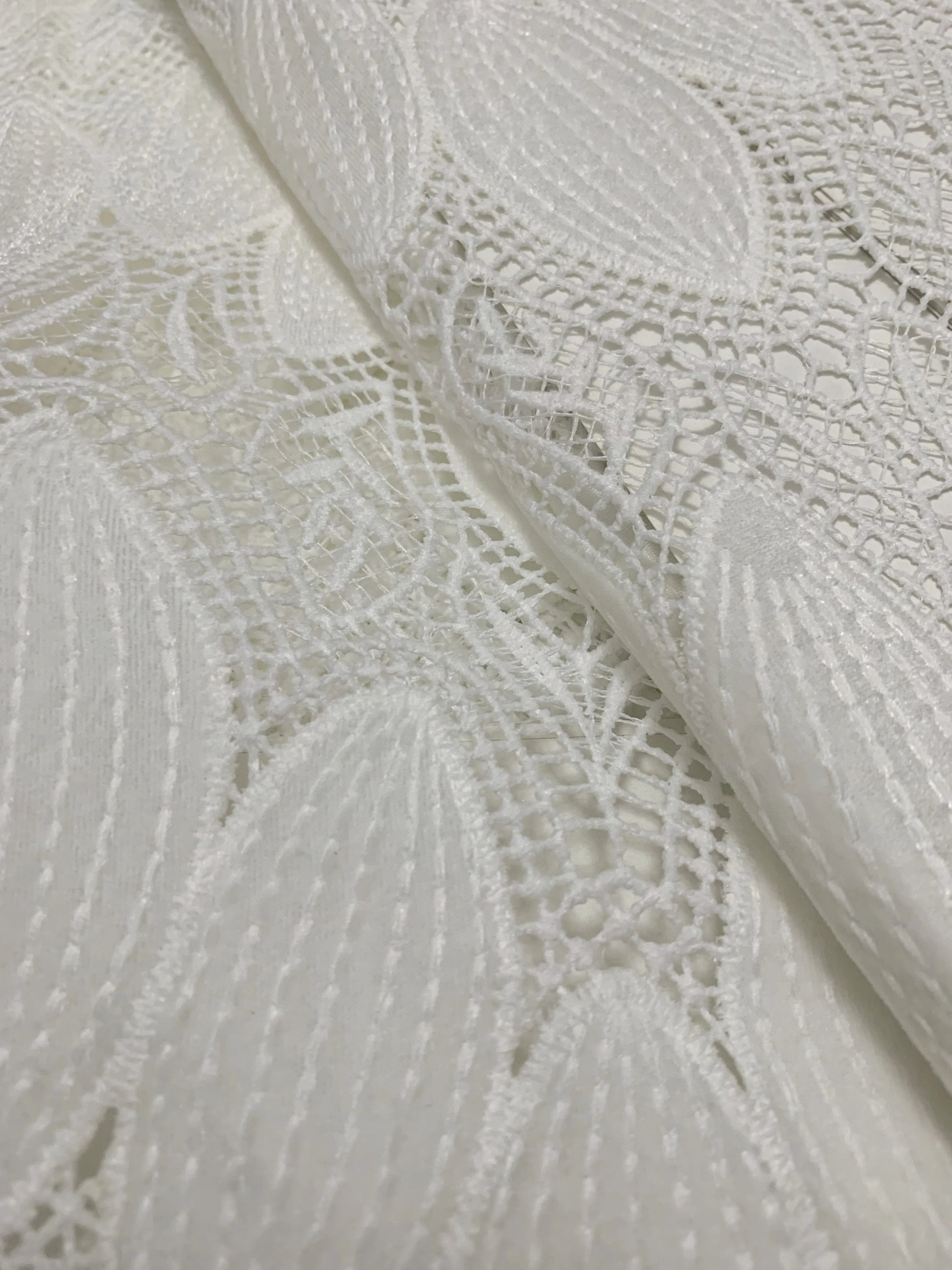 Latest African Handcut Velvet Lace Fabric High Quality Party Dress Asoebi 2025 Luxury Embroidery Nigerian Lace Fabric