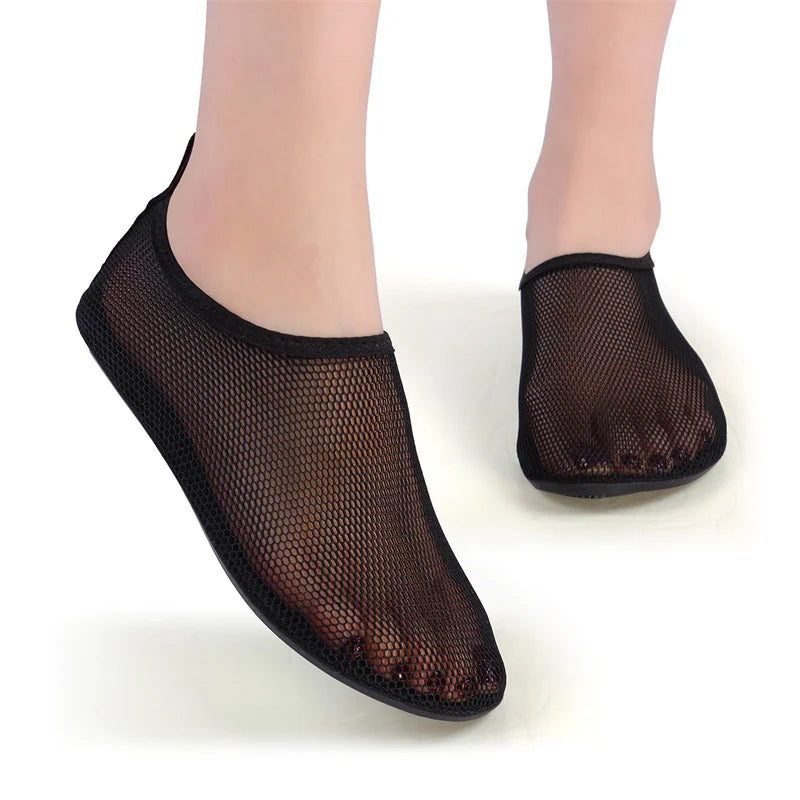 2025 Water Shoes Unisex Quick Dry Beach Sock Barefoot Shoes Men Women Swimming Upstream Sneaker Light Yoga Aqua Shoes