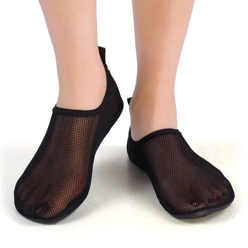 2025 Water Shoes Unisex Quick Dry Beach Sock Barefoot Shoes Men Women Swimming Upstream Sneaker Light Yoga Aqua Shoes