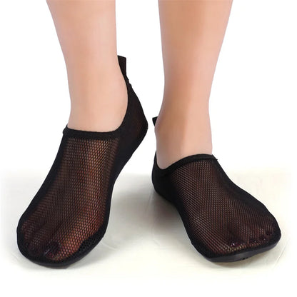 2025 Water Shoes Unisex Quick Dry Beach Sock Barefoot Shoes Men Women Swimming Upstream Sneaker Light Yoga Aqua Shoes