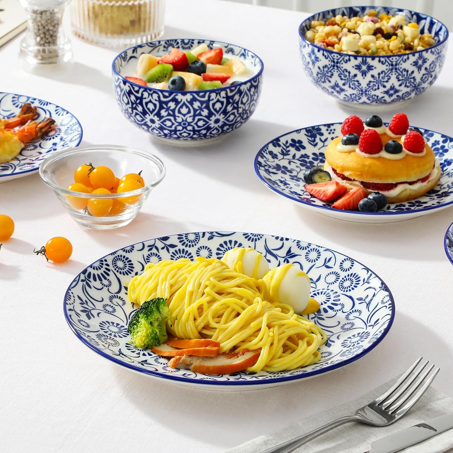 Selene Dinner Sets for 6 People, 18 Pieces Vintage Blue Porcelain Plates and Bowls Set Kitchen Crockery Set Dinnerware Sets, Mircowave and Dishwasher Safe Dishes Set