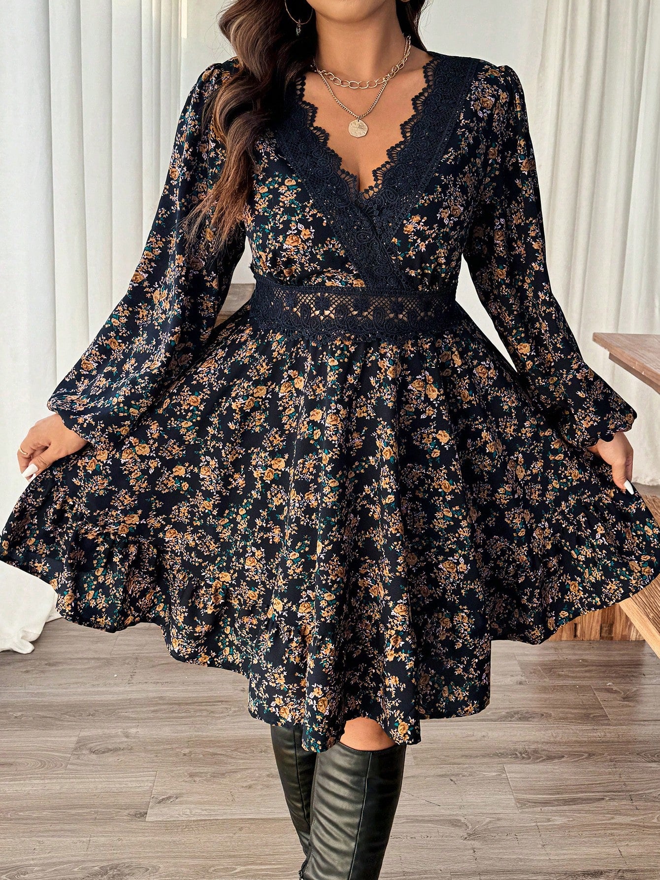 Plus Size Ditsy Floral Dress with Lace Trim and Lantern Sleeves for Autumn