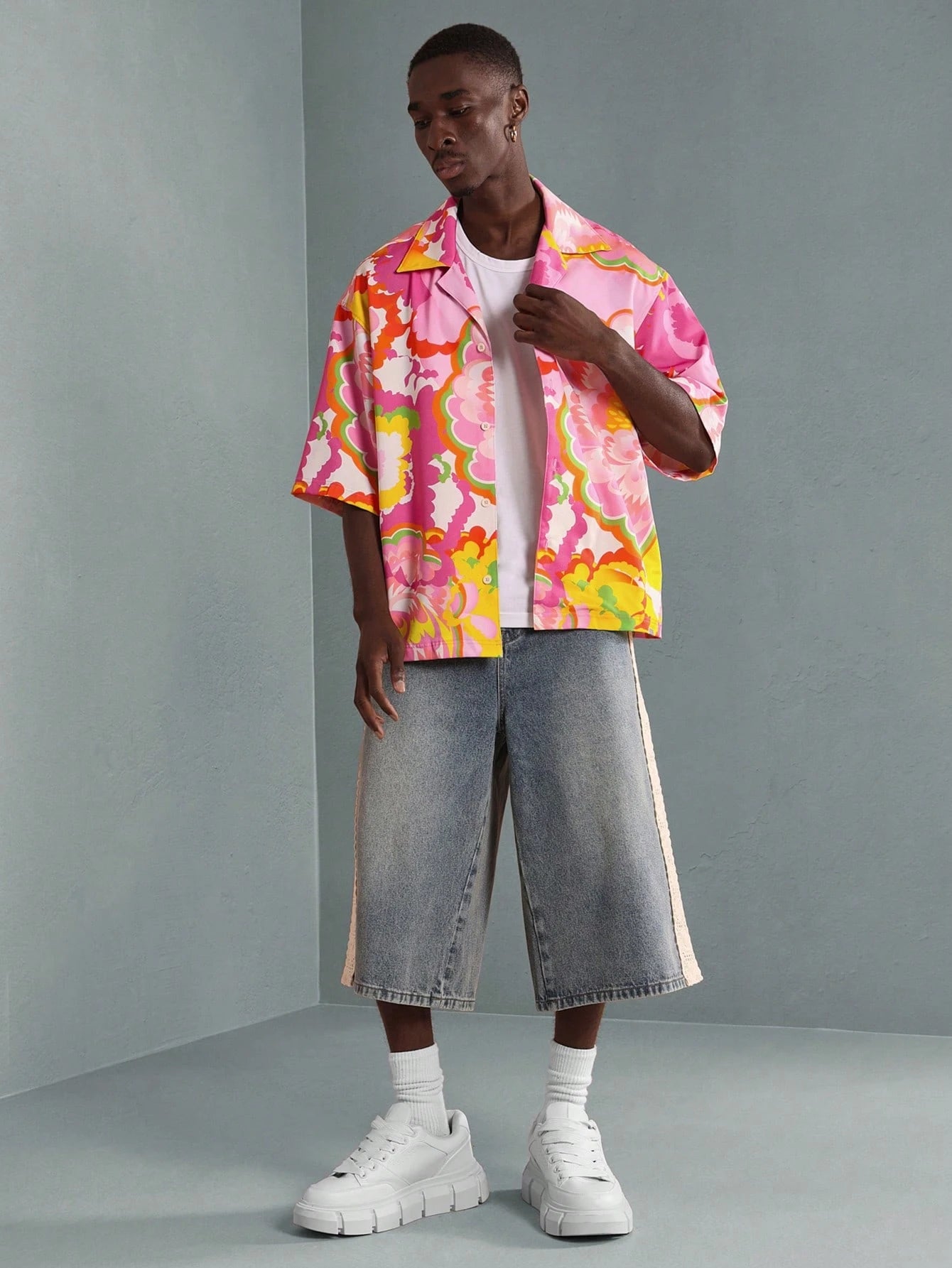 SUMWON Retro Floral Resort Shirt Boxy Fit Hawaiian Style Button down Summer Beach Vacation Camp Shirt Festival Short Sleeve Relaxed Holiday Party Casual
