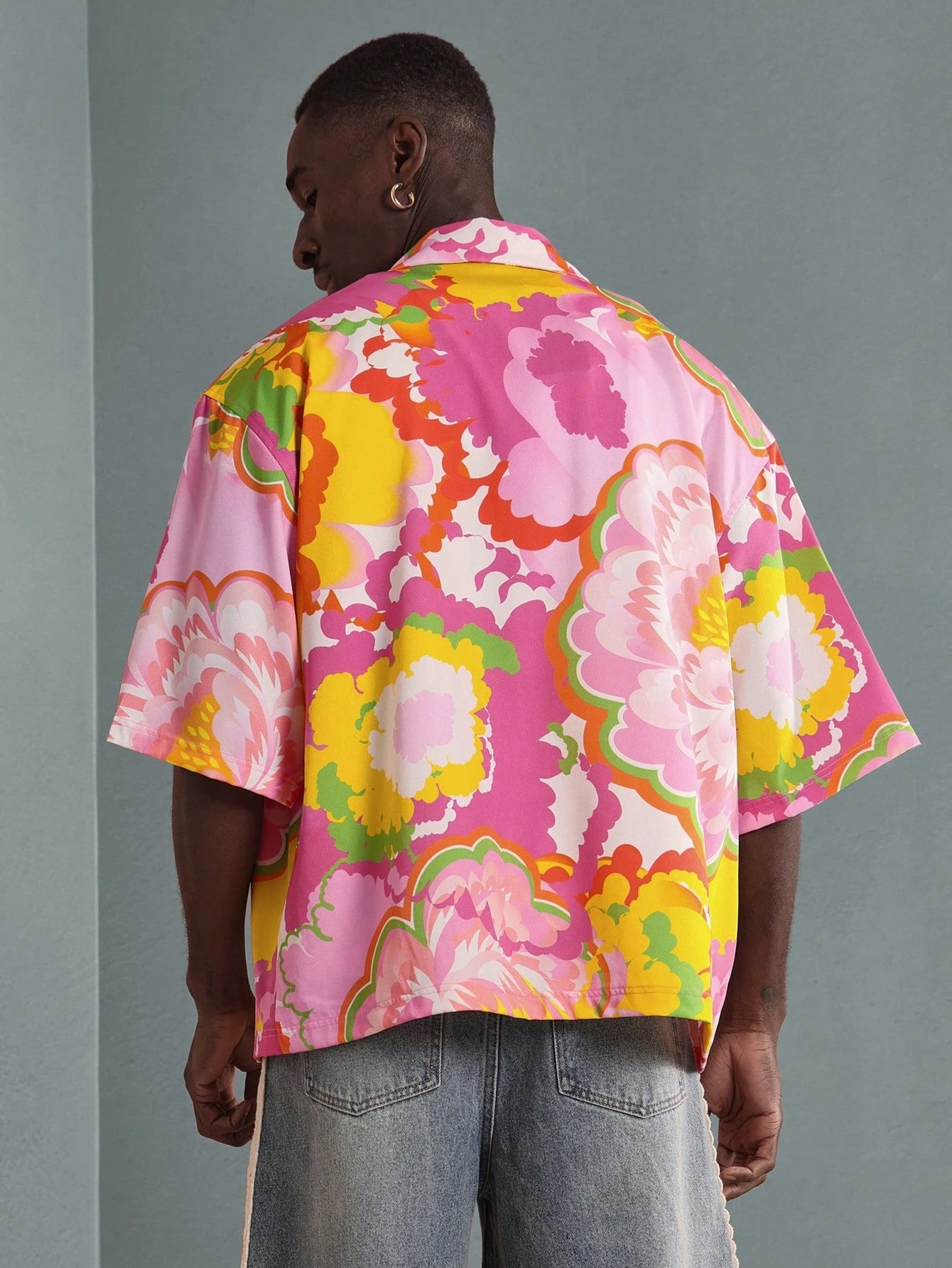 SUMWON Retro Floral Resort Shirt Boxy Fit Hawaiian Style Button down Summer Beach Vacation Camp Shirt Festival Short Sleeve Relaxed Holiday Party Casual