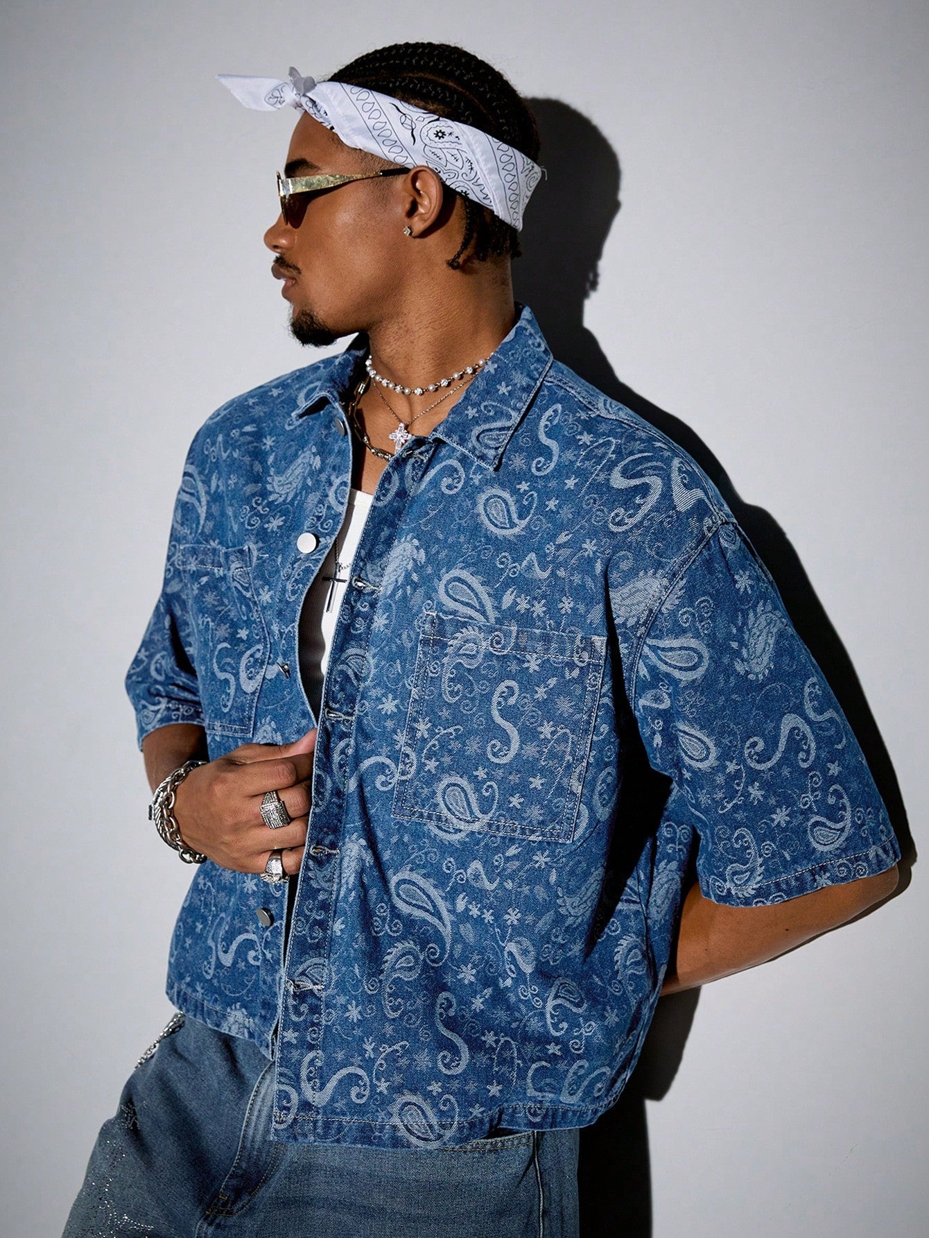 ROMWE MEN Grunge Punk Men'S Summer Vacation Paisley Print Patchwork Pocket Short Sleeve Denim Shirt