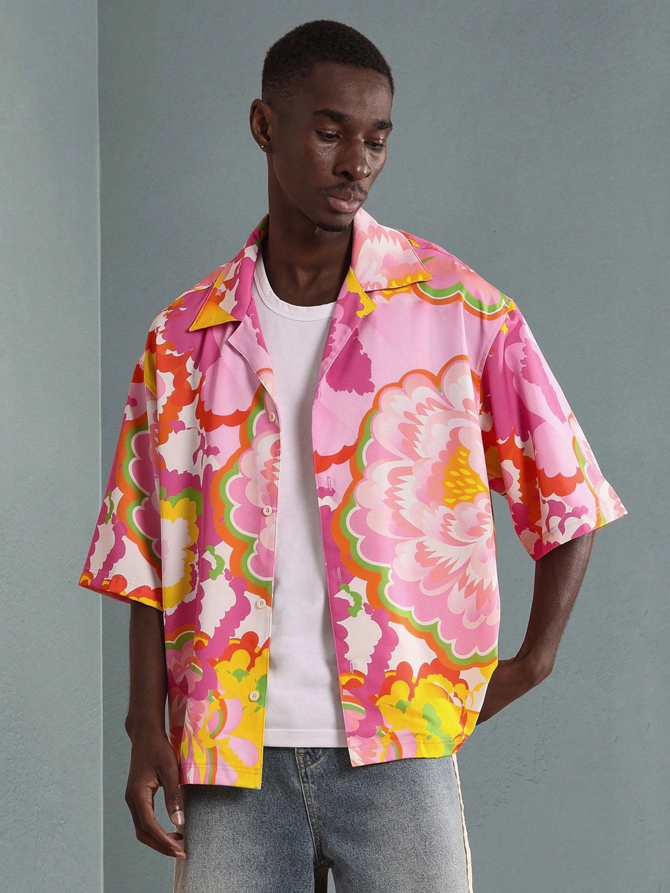 SUMWON Retro Floral Resort Shirt Boxy Fit Hawaiian Style Button down Summer Beach Vacation Camp Shirt Festival Short Sleeve Relaxed Holiday Party Casual